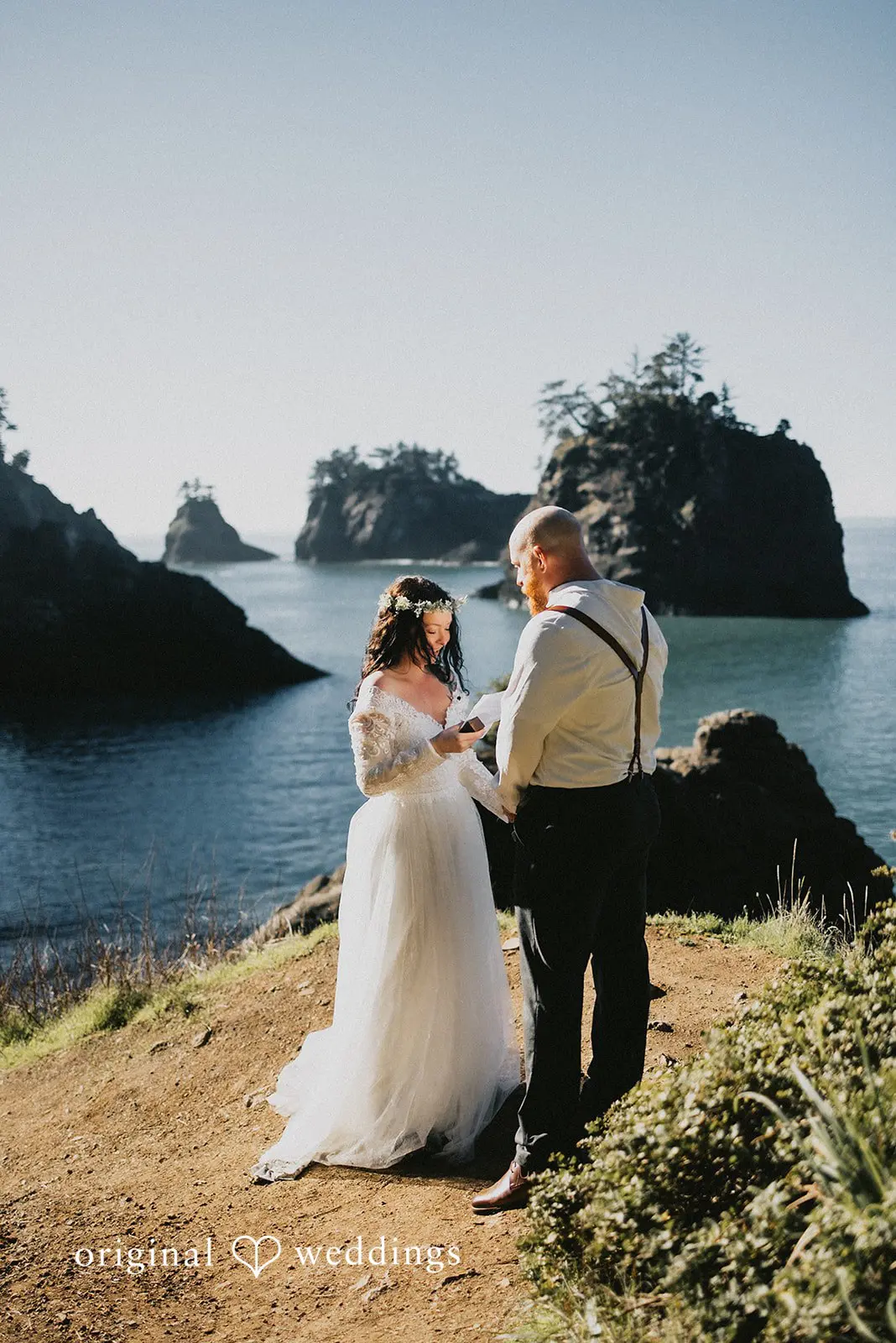 Oregon Secret Beach Wedding // Juliana & Scott -