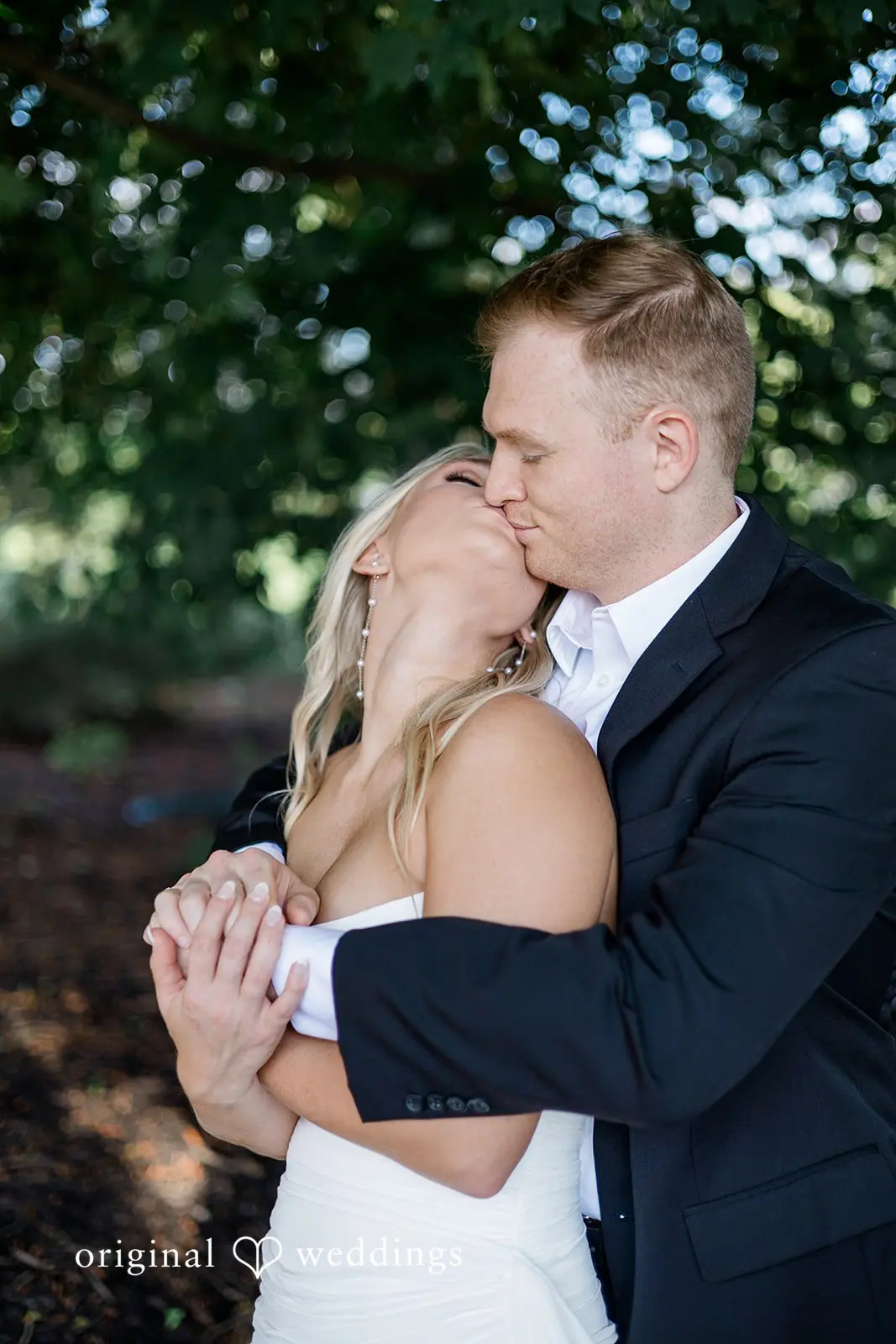 Jenna + Dereck Pavilion at Ault Park Engagement // Jenna & Dereck -
