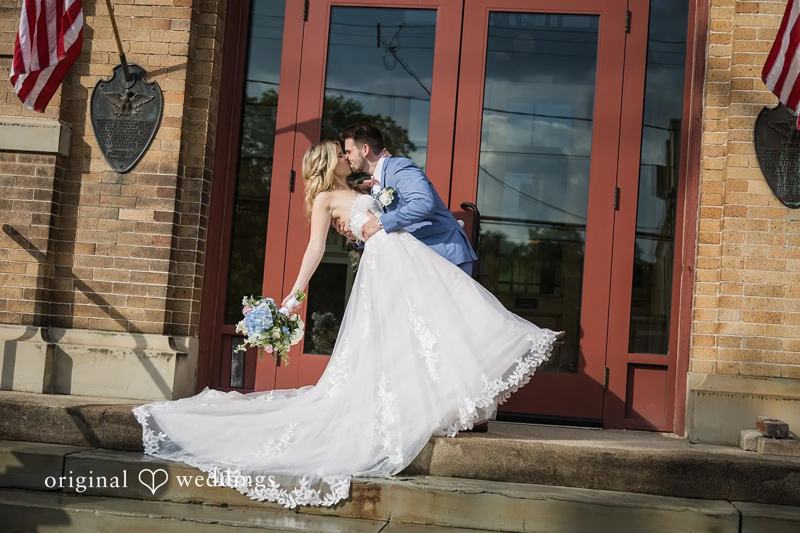 Danielle + Conner The Carnegie Center of Columbia Tusculum Wedding // Danielle & Conner -