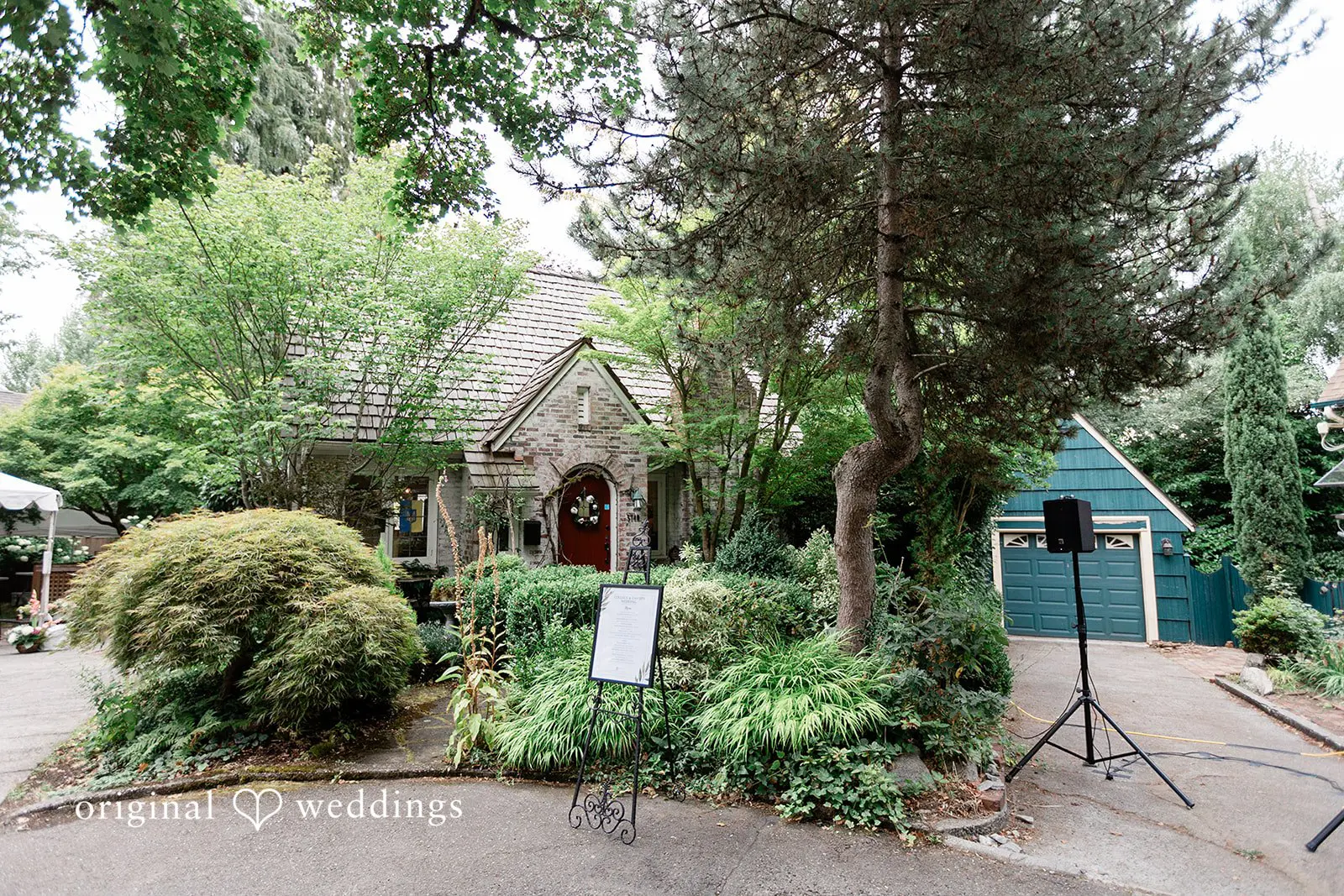 Colleen + David Washington Backyard Wedding // Colleen & David -