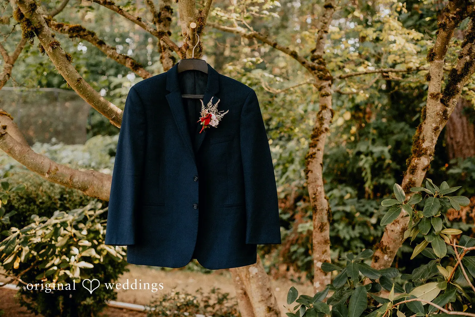 Caitlyn + Alex Washington Backyard Wedding // Caitlyn & Alex -