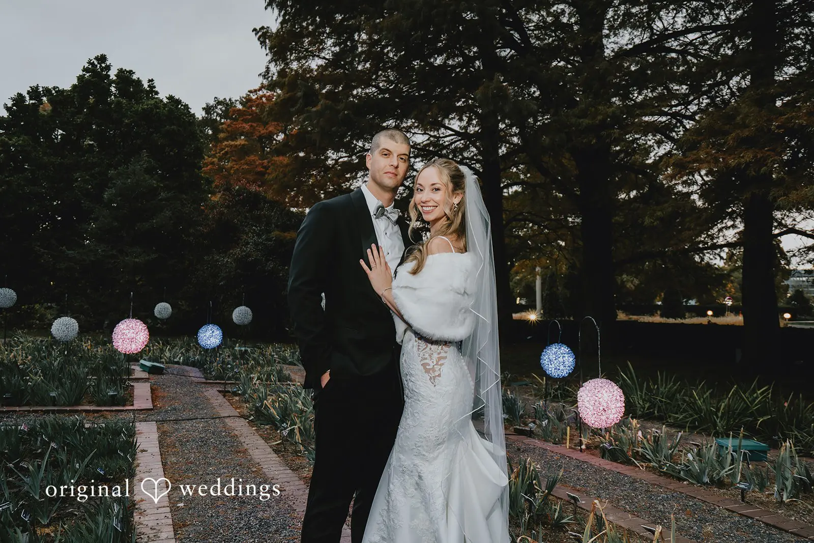 The bride and groom in a stunning portrait at their Missouri wedding venue