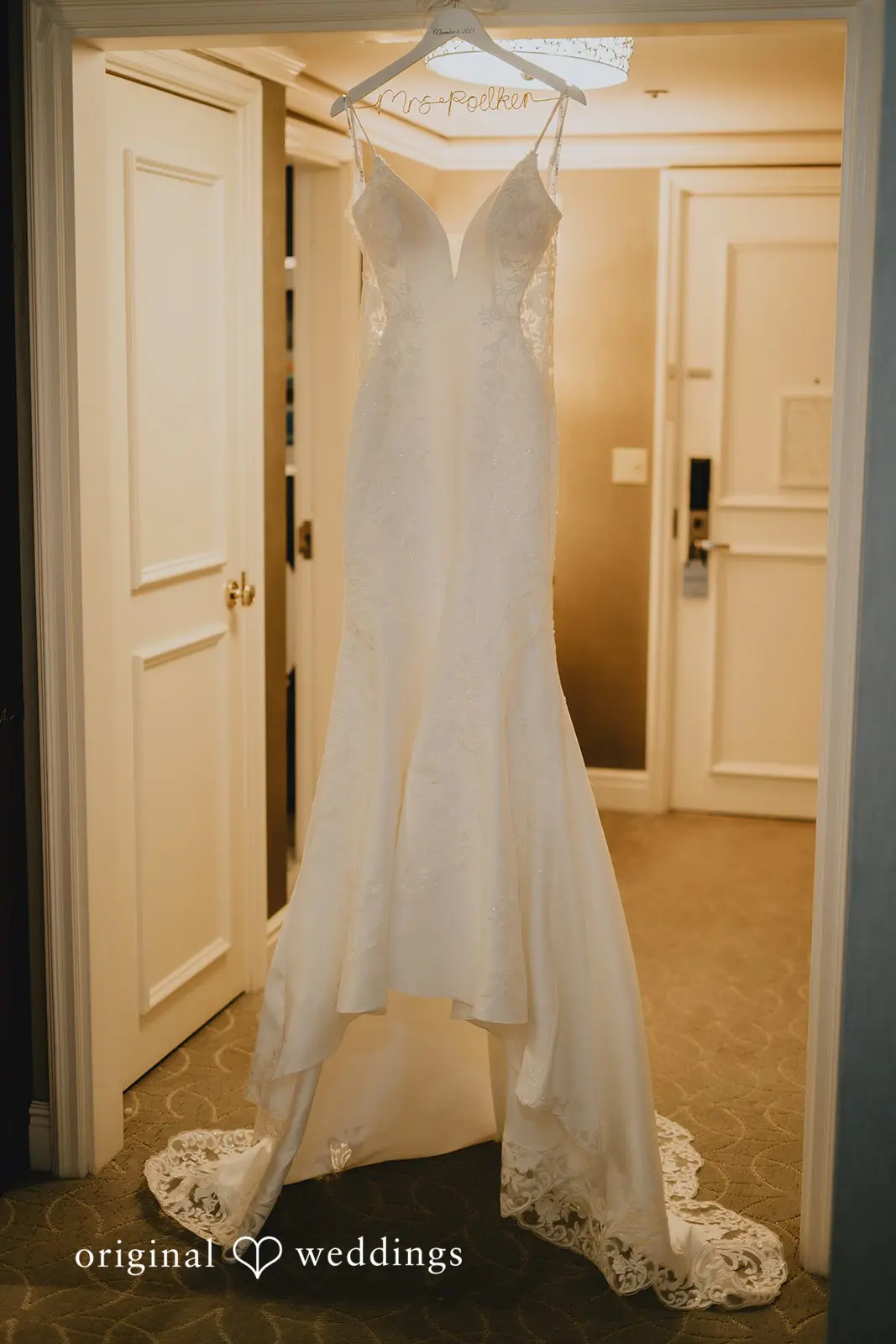 A stunning photo of the bride’s wedding gown