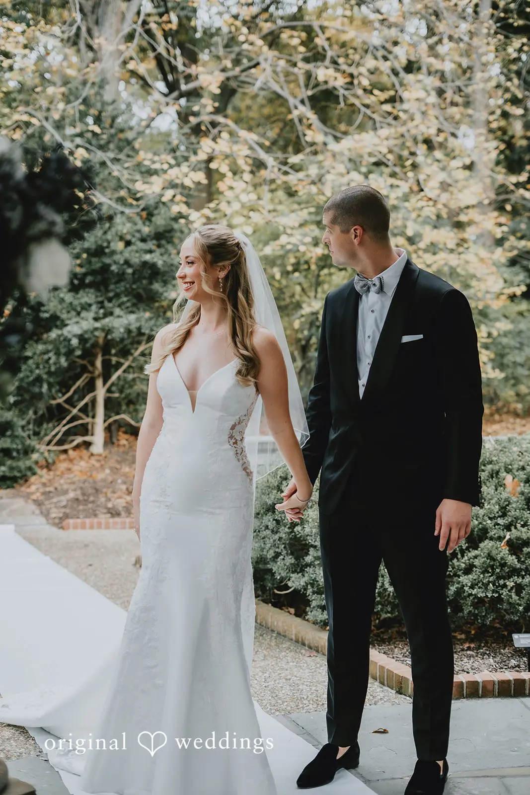 A stunning portrait of the couple at their Missouri wedding venue