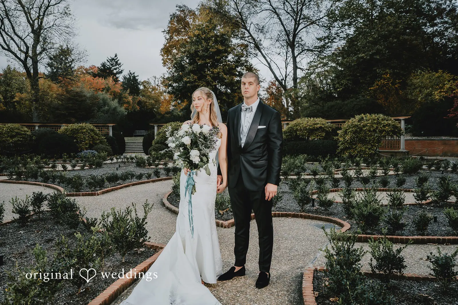 A gorgeous portrait of the bride and groom at St. Louis Botanical Gardens