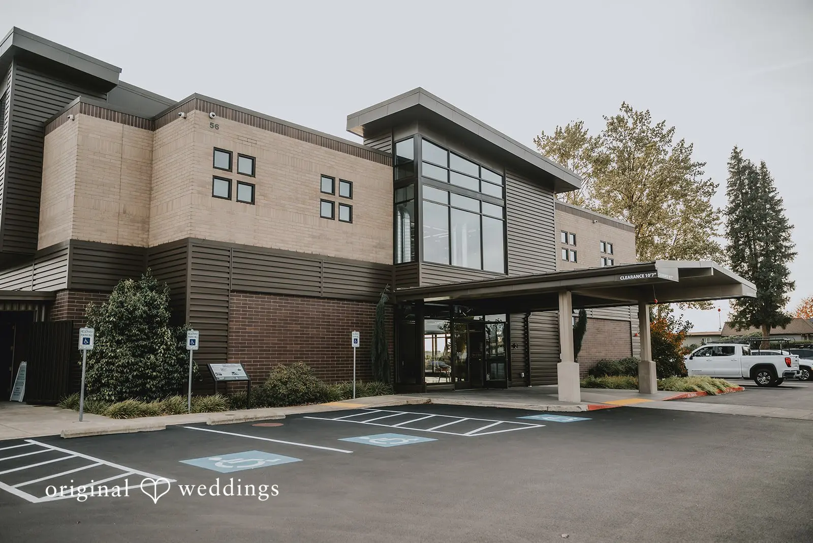 Our Portland wedding photographer captures the beautiful Black Pearl's iconic building