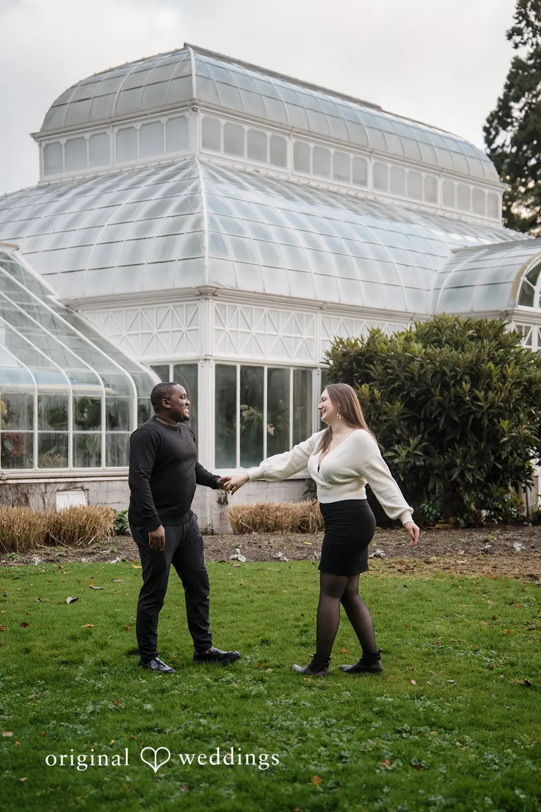 A lovely moment for the couple at Volunteer Park