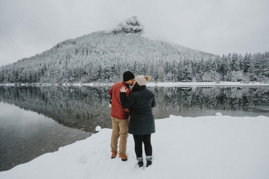 25 STUNNING Locations for Engagement Photos in Seattle -