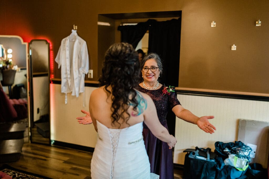 Imperia Lake Union Wedding // Rozneik + Elizabeth -