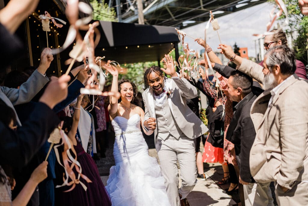 Imperia Lake Union Wedding // Rozneik + Elizabeth -