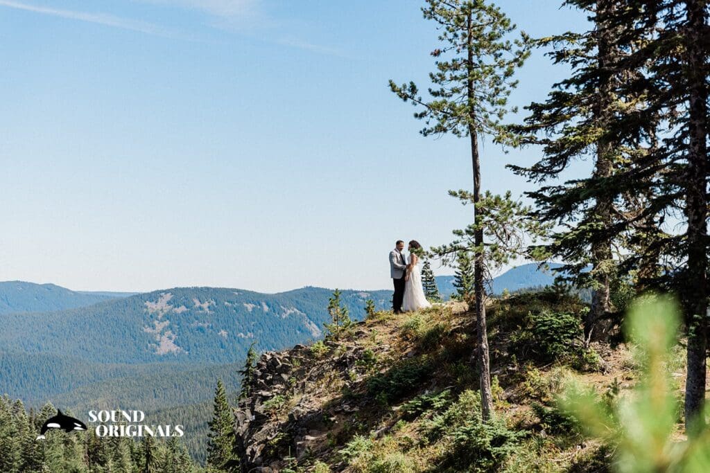 Tiffany + Chad Mt. Hood Skibowl Wedding // Tiffany + Chad -