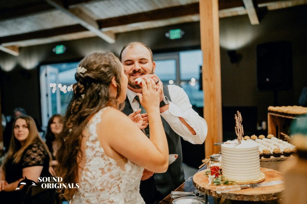 The Lodge at Sonneveldt Vineyards Wedding // Kendle + Chase -