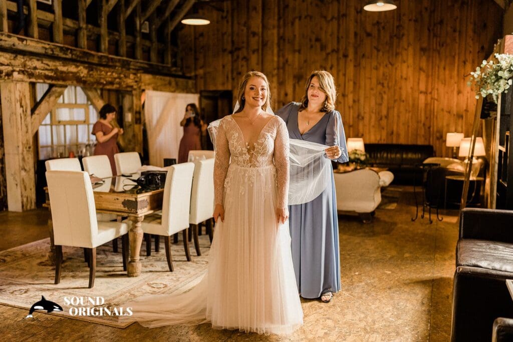 SoDo Park Wedding // Mallory & Calvin -