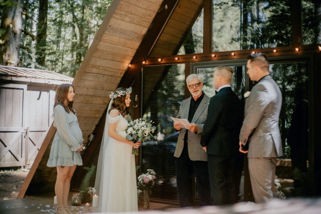 Sky Haus in Skykomish Wedding // Heidi + Miki -