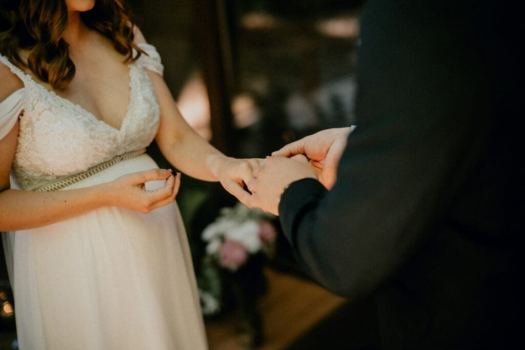 Sky Haus in Skykomish Wedding // Heidi + Miki -