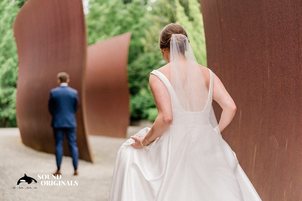 Katie + Tom Olympic Sculpture Park Wedding // Tom & Katie -