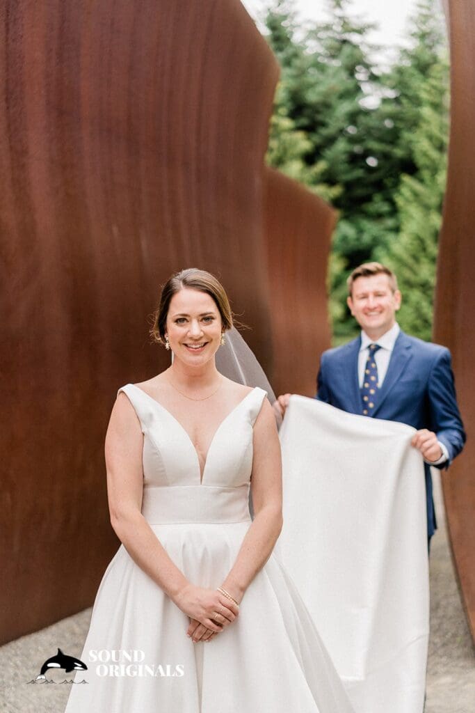 Katie + Tom Olympic Sculpture Park Wedding // Tom & Katie -