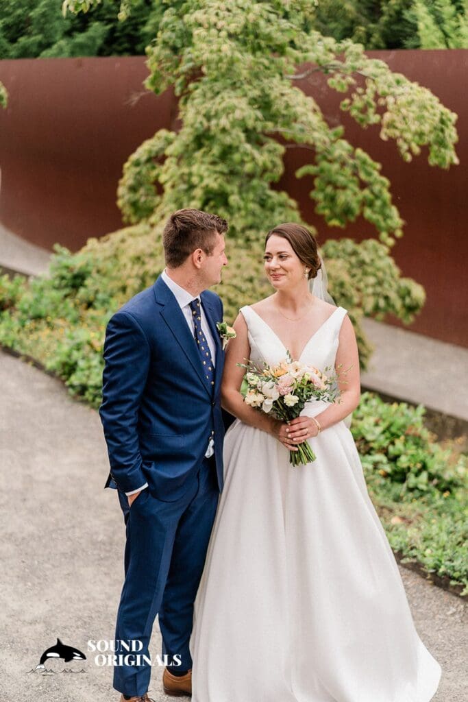 Katie + Tom Olympic Sculpture Park Wedding // Tom & Katie -