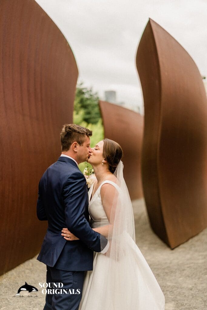 Katie + Tom Olympic Sculpture Park Wedding // Tom & Katie -