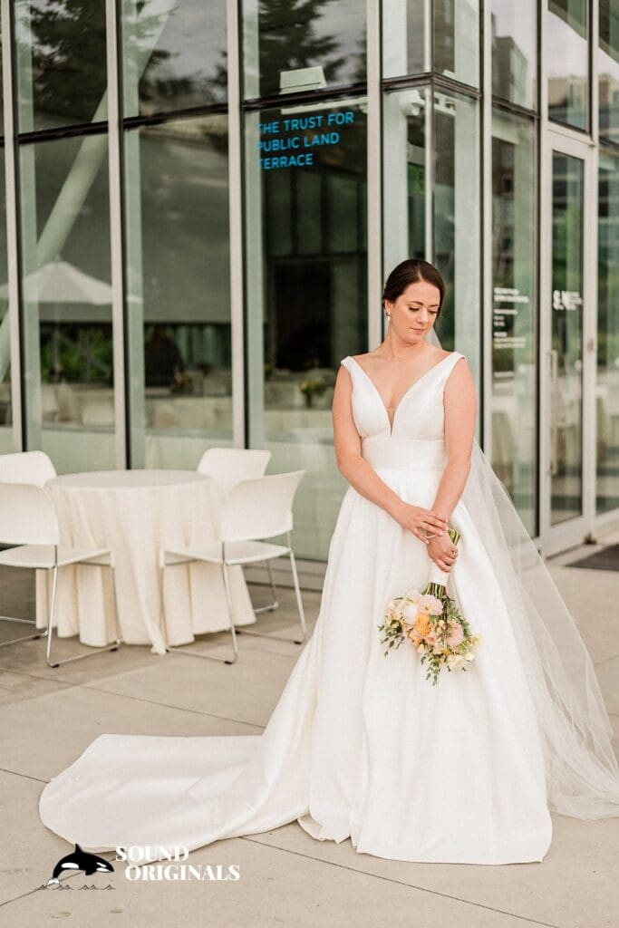 Katie + Tom Olympic Sculpture Park Wedding // Tom & Katie -
