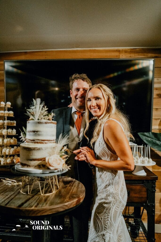 Radiance Winery Lake Chelan Wedding // April + Kevin￼ -