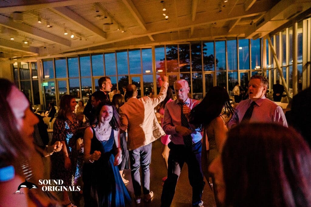 Katie + Tom Olympic Sculpture Park Wedding // Tom & Katie -