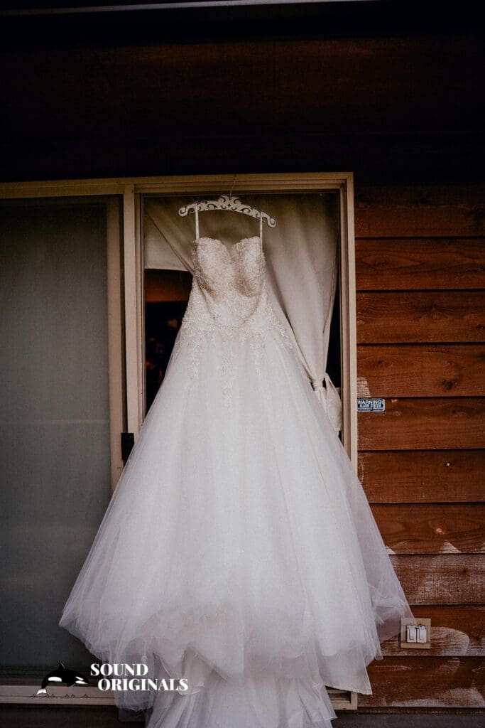 Four Springs House Camano Island Wedding // Chelsea + Jeremy -