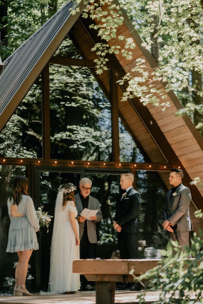 Sky Haus in Skykomish Wedding // Heidi + Miki -