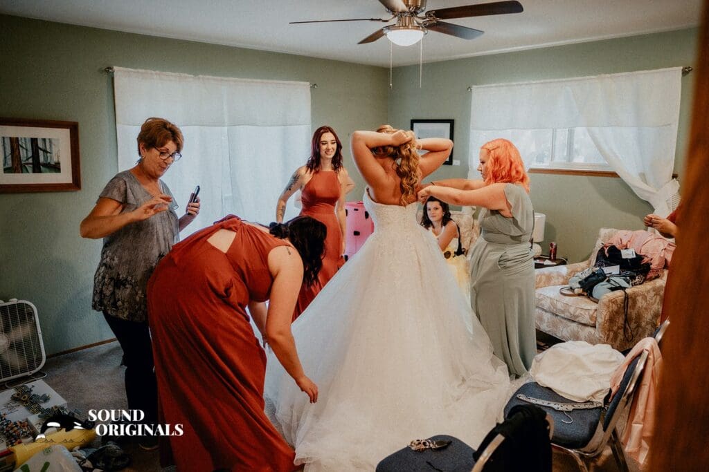 Four Springs House Camano Island Wedding // Chelsea + Jeremy -