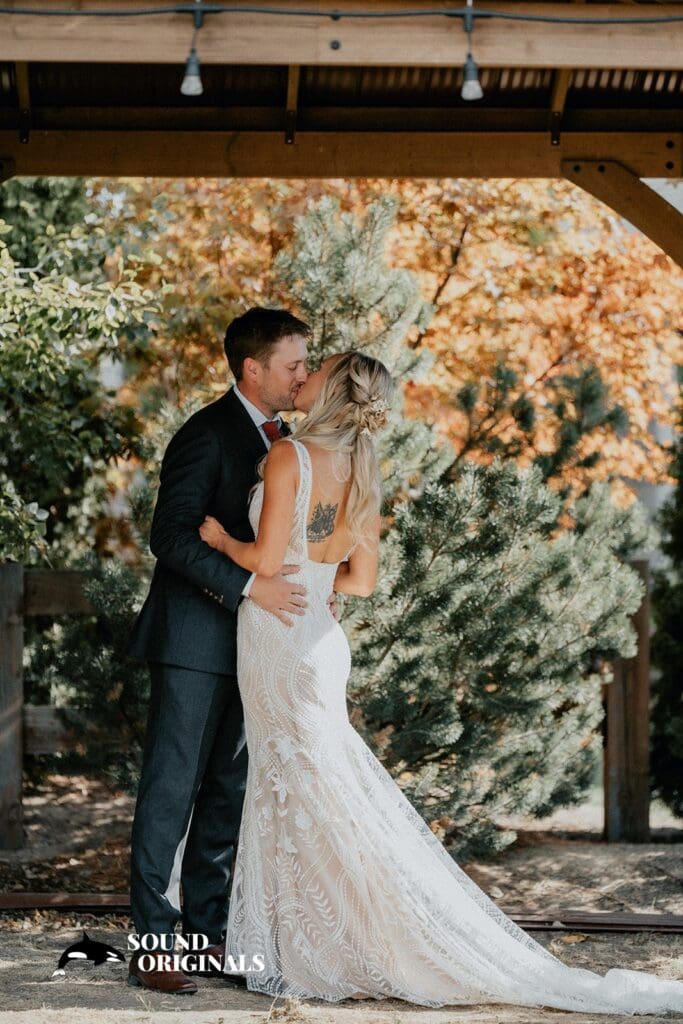 Radiance Winery Lake Chelan Wedding // April + Kevin￼ -