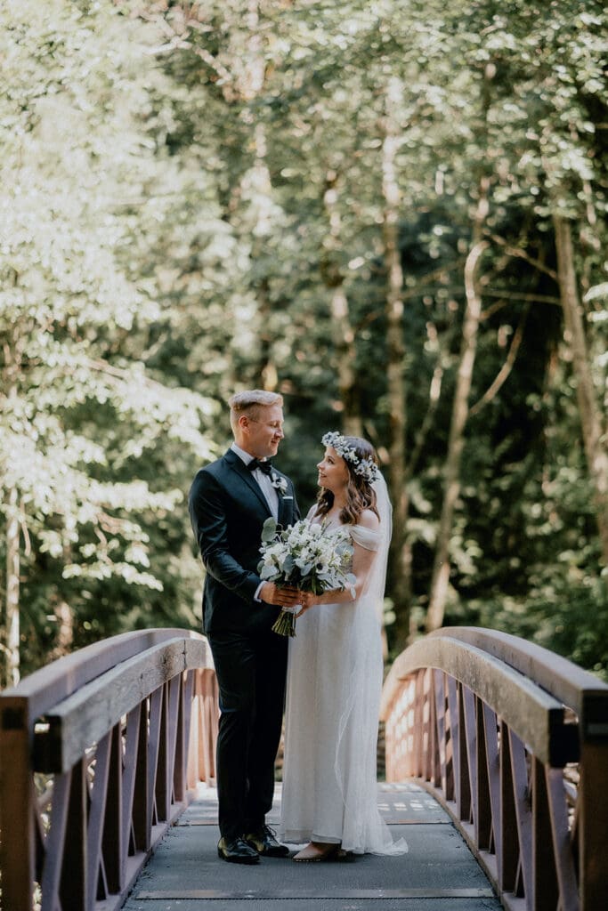 Sky Haus in Skykomish Wedding // Heidi + Miki -
