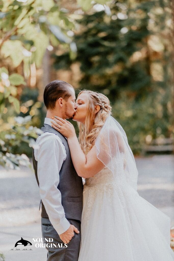 Four Springs House Camano Island Wedding // Chelsea + Jeremy -