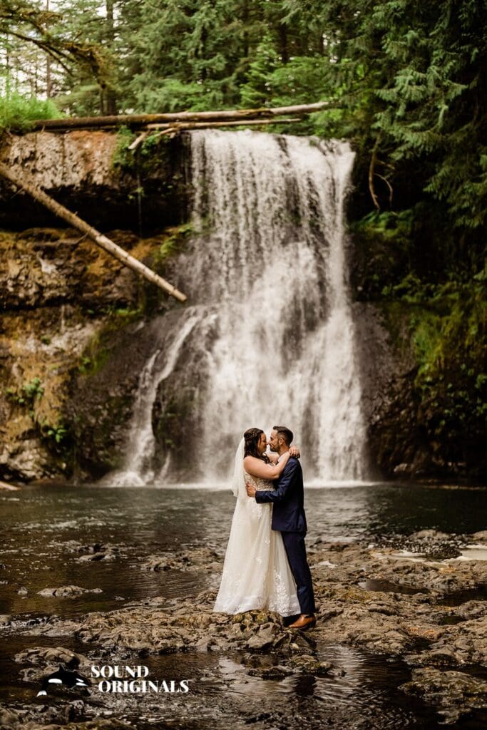 Brittney + Sam Silver Falls State Park Wedding // Brittney & Sam -