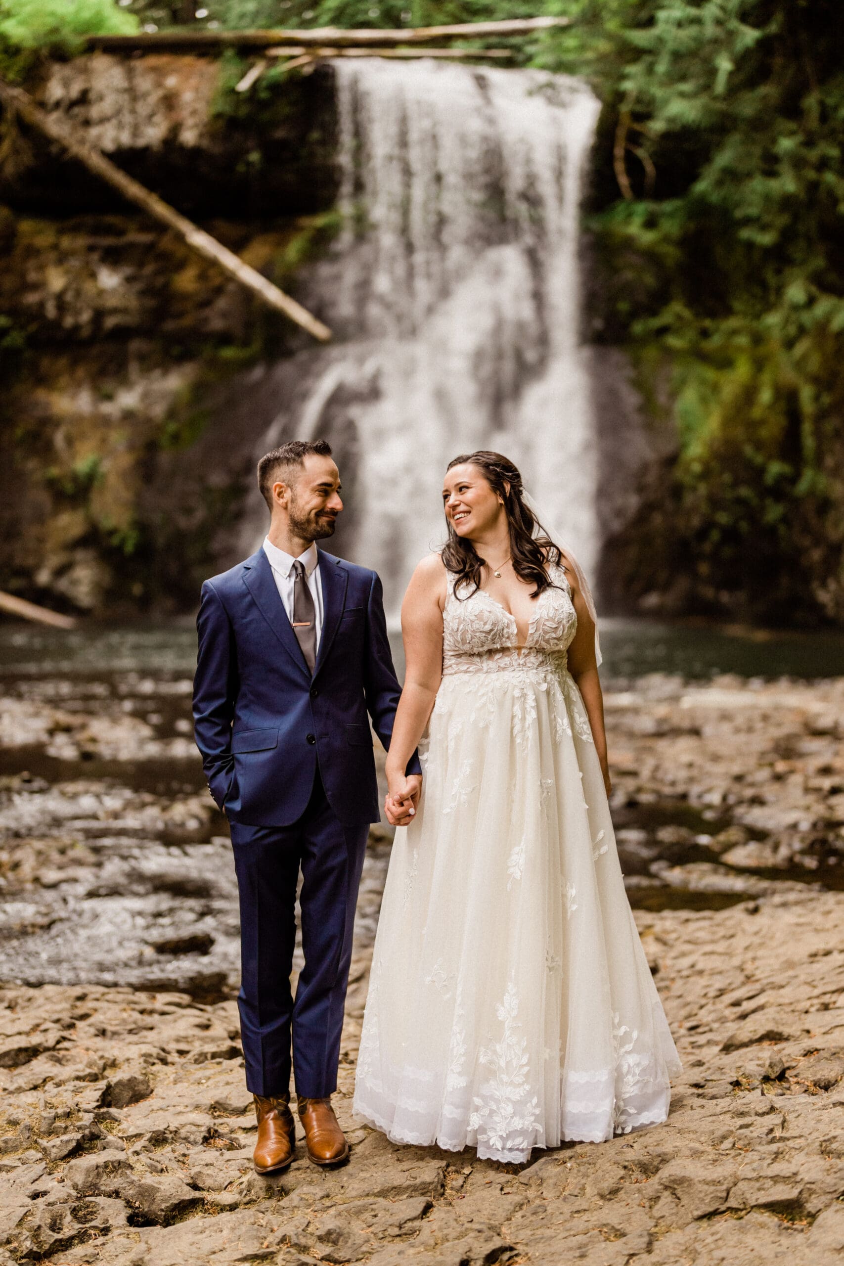 Silver Falls State Park Wedding // Brittney & Sam