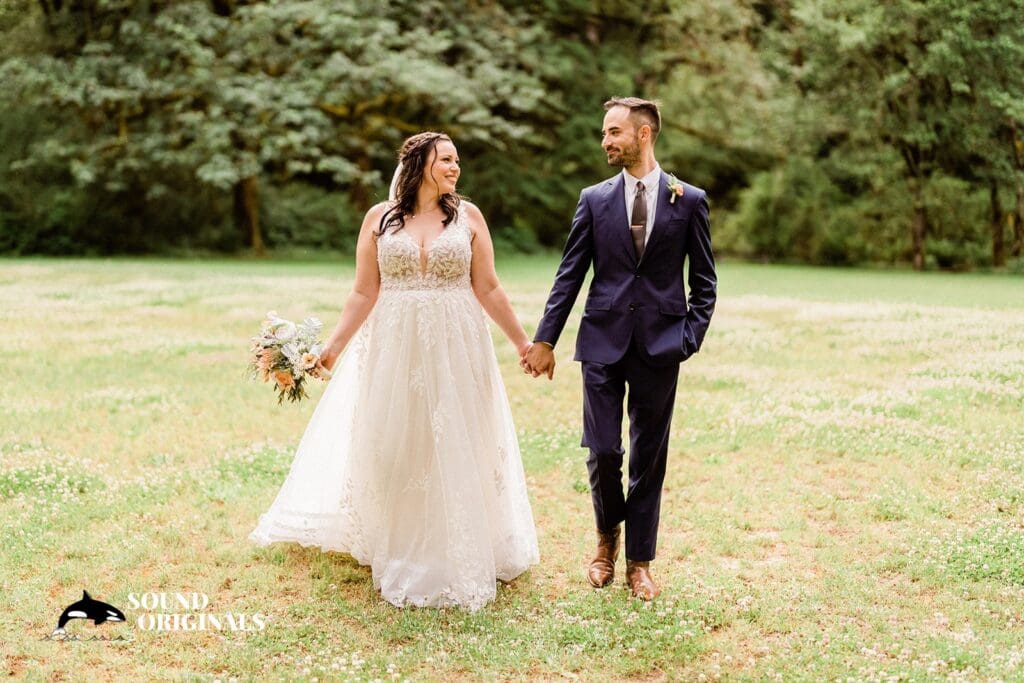 Brittney + Sam Silver Falls State Park Wedding // Brittney & Sam -