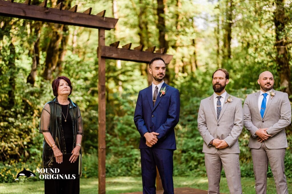 Brittney + Sam Silver Falls State Park Wedding // Brittney & Sam -