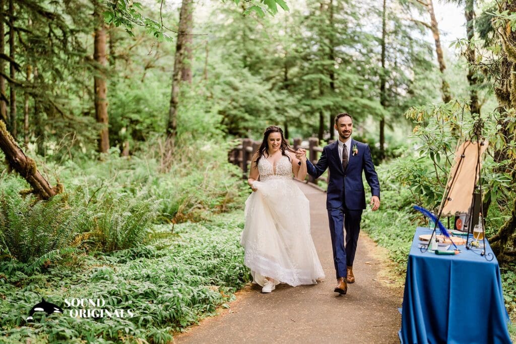 Brittney + Sam Silver Falls State Park Wedding // Brittney & Sam -