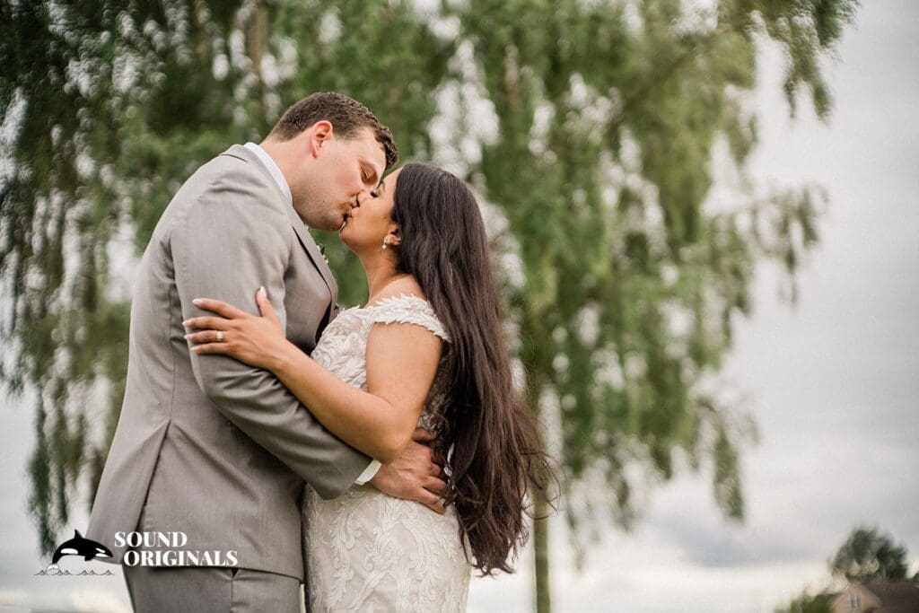 The Saltbox Barn Wedding // Rebecca & Austin -