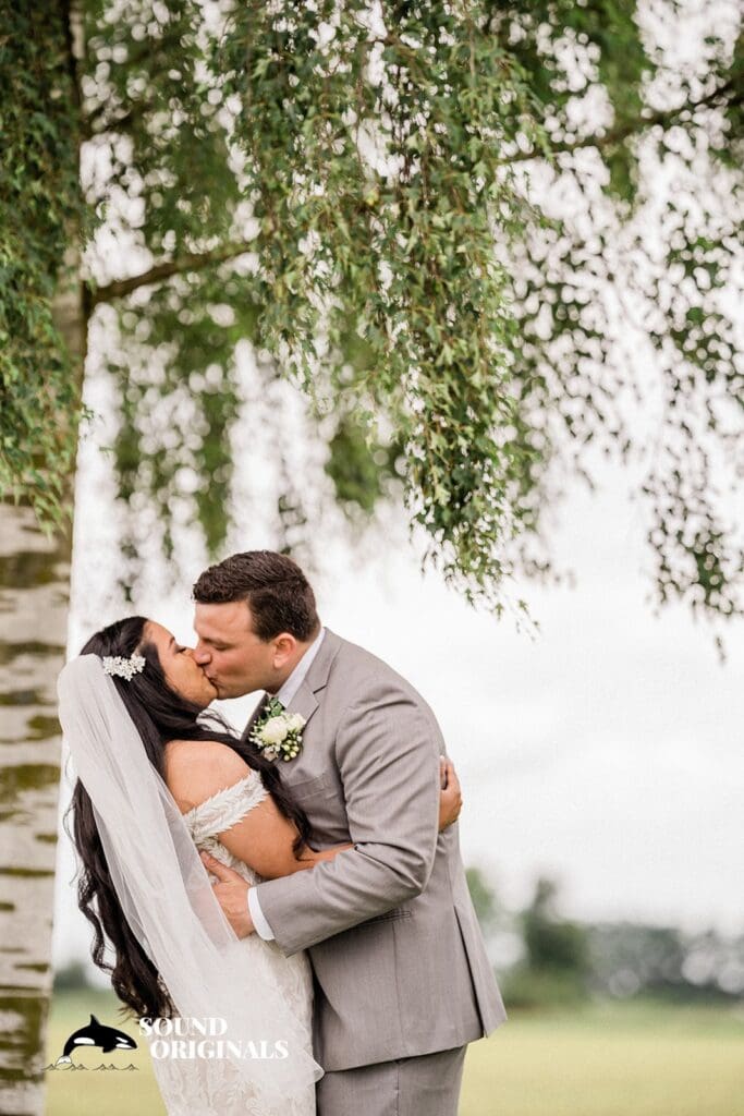 The Saltbox Barn Wedding // Rebecca & Austin -