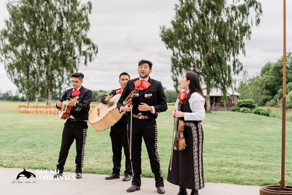The Saltbox Barn Wedding // Rebecca & Austin -