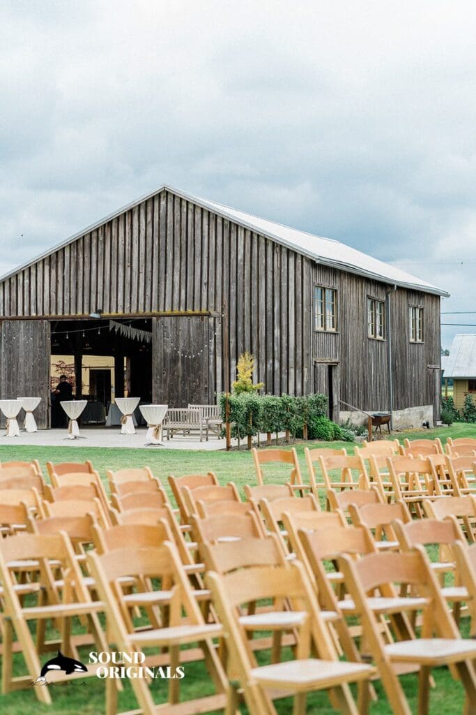 The Saltbox Barn Wedding // Rebecca & Austin -