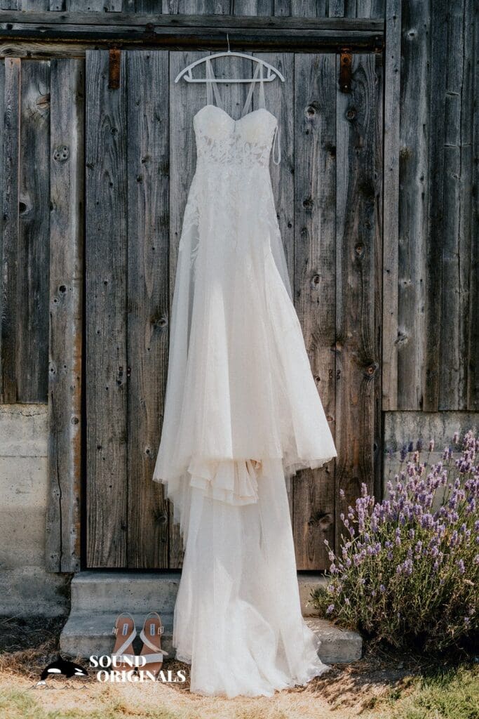 The Saltbox Barn Wedding // Emily + Bennett -