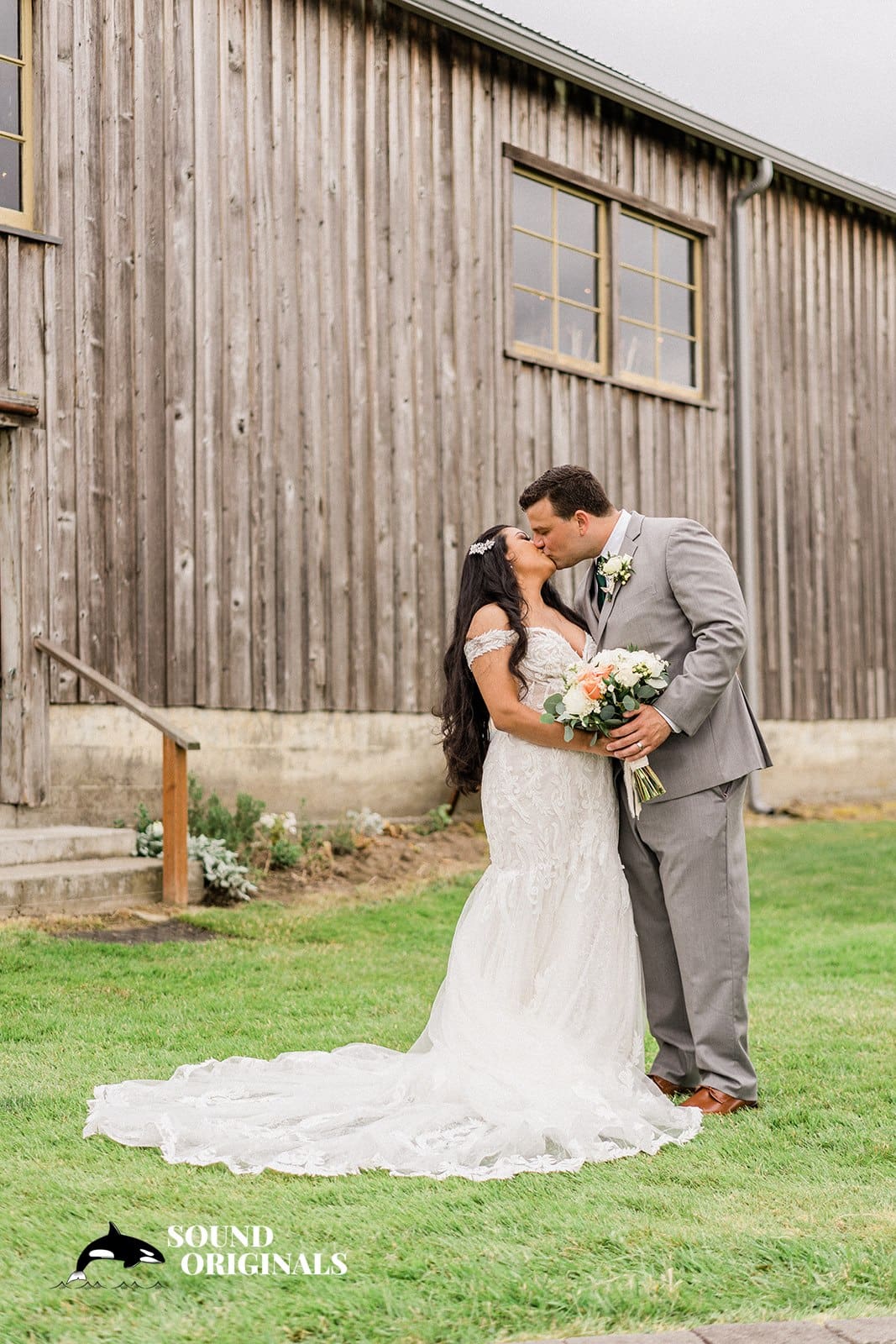 The Saltbox Barn Wedding // Rebecca & Austin -