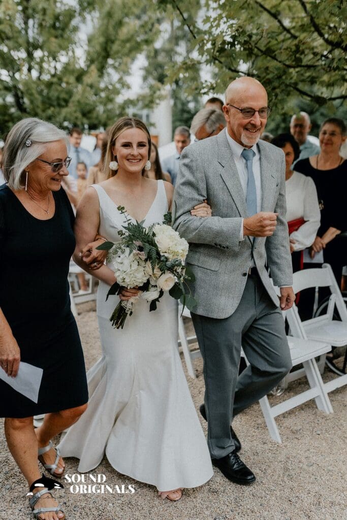 Novelty Hill Januik Winery Wedding // Beth + Chris -