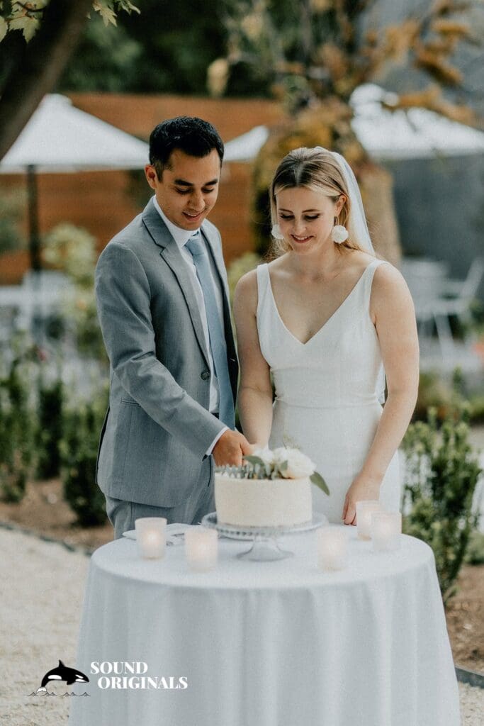 Novelty Hill Januik Winery Wedding // Beth + Chris -