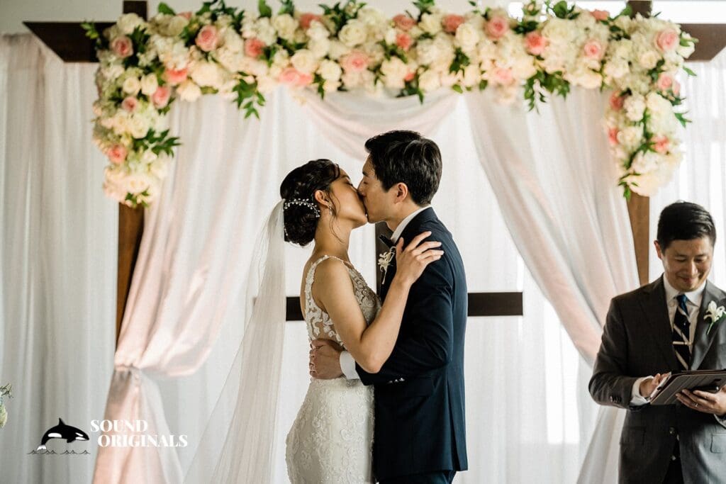 Must-Have Wedding Photos in Seattle -