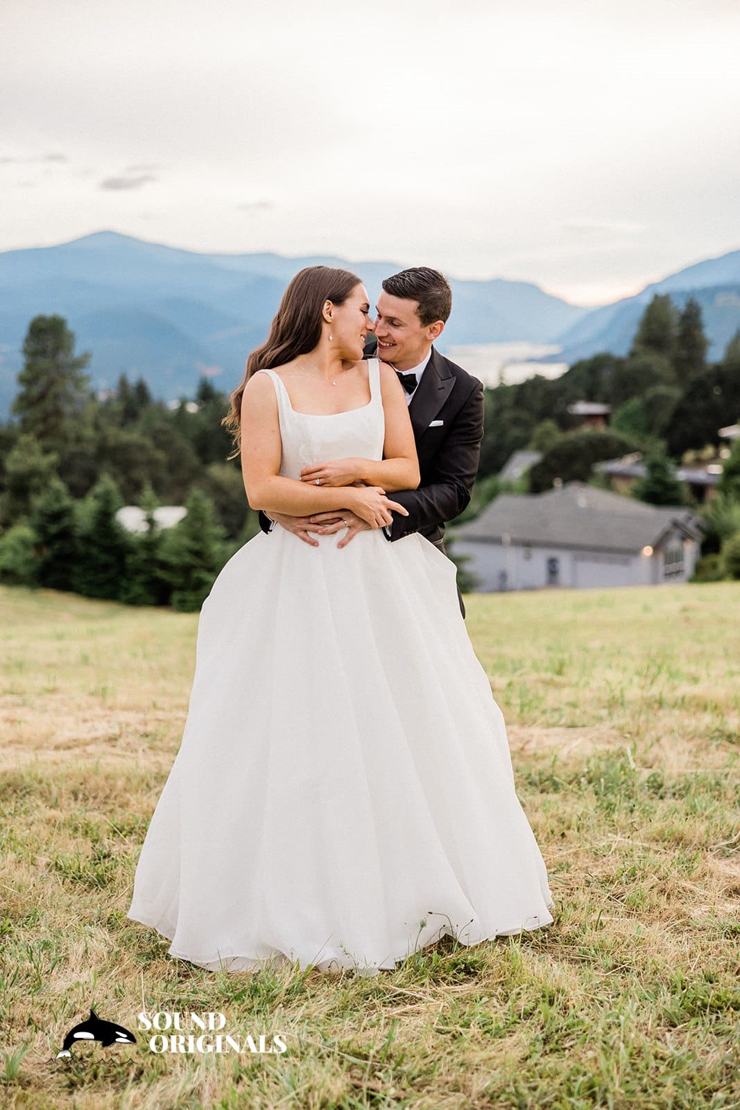 White Salmon Wedding // Megan + Paris