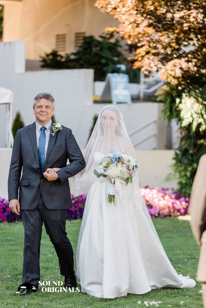 Shannon + William Lake Wilderness Lodge Wedding // Shannon & William -