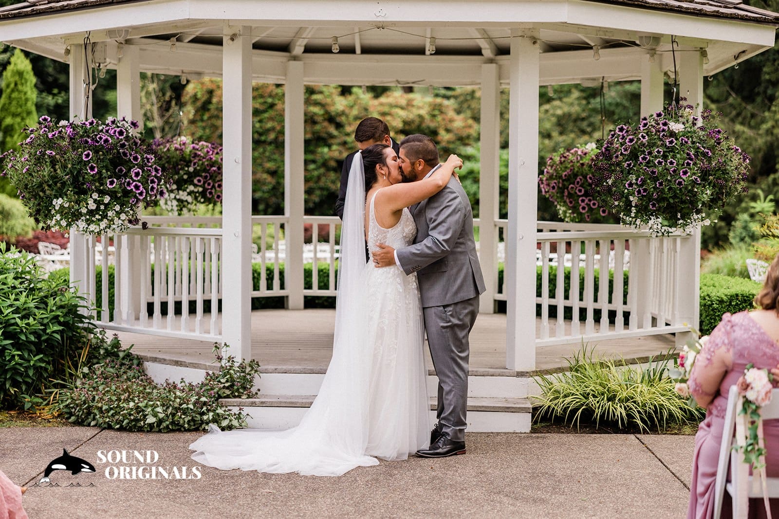 Lakeside Gardens Wedding // Amanda + Brad -