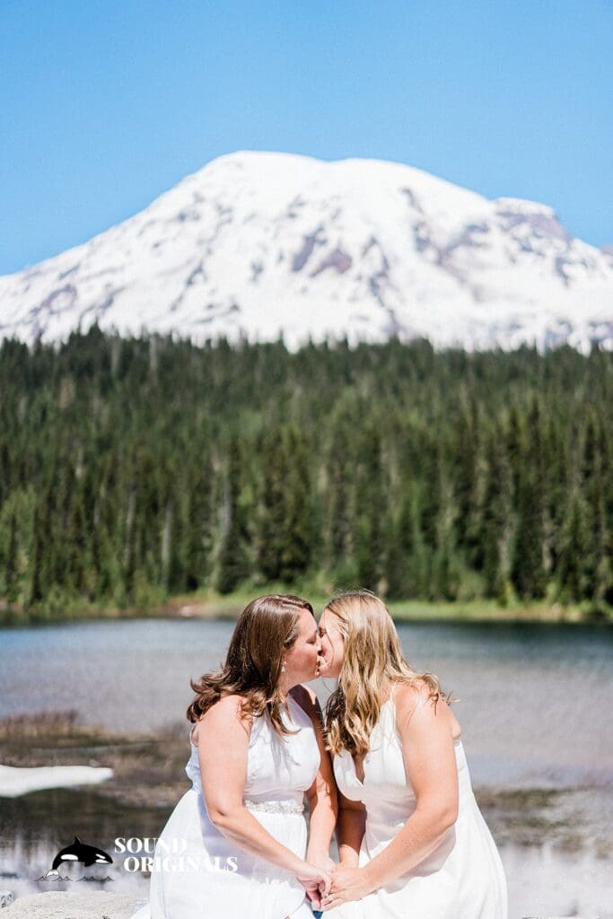 25 STUNNING Locations for Engagement Photos in Seattle -